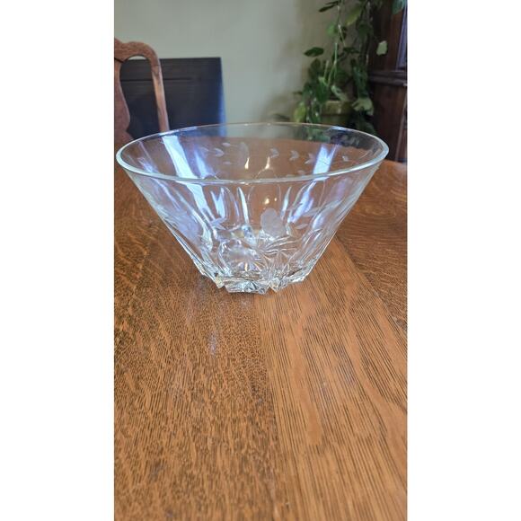 Cut Crystal Glass Serving Bowl 10" Etched Floral Starburst Base Centerpiece - Picture 2 of 8